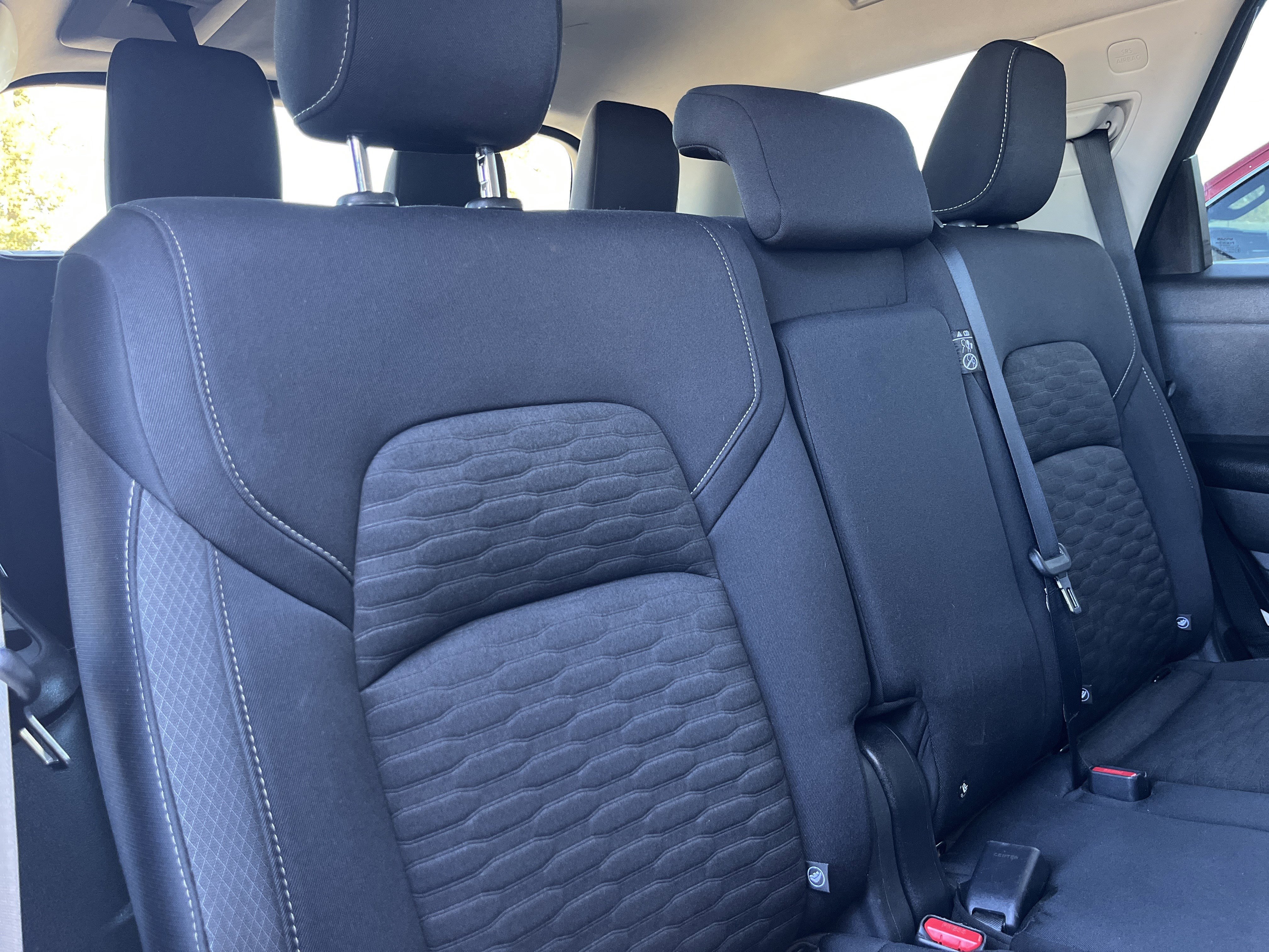 Used 2023 Nissan Pathfinder S image 16