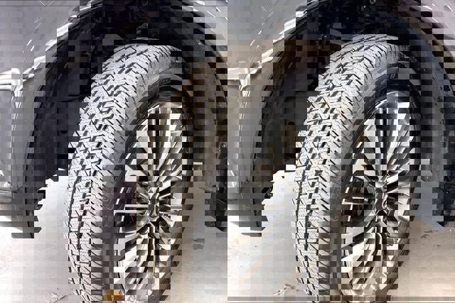 Used 2019 INFINITI QX80 Luxe w/ 22" Wheel Package AWD/4WD image 11