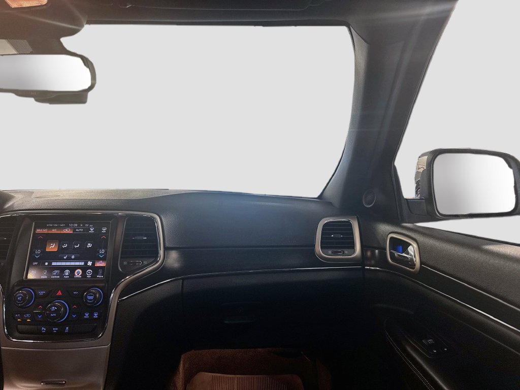 Used 2014 Jeep Grand Cherokee Limited w/ Trailer Tow Group IV AWD/4WD image 24