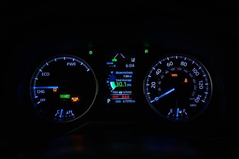 Used 2021 Toyota RAV4 XLE w/ Carpet Mat Package (TMS) image 17