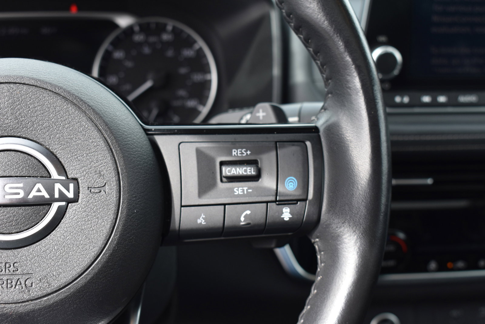 Used 2023 Nissan Rogue SL image 14