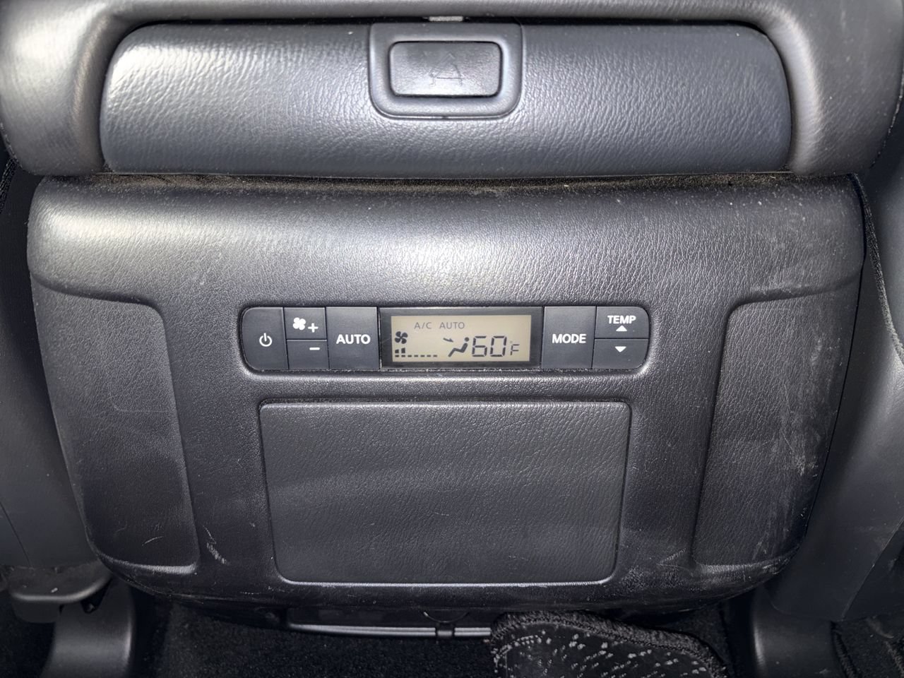 Used 2024 Nissan Armada SV AWD/4WD image 31