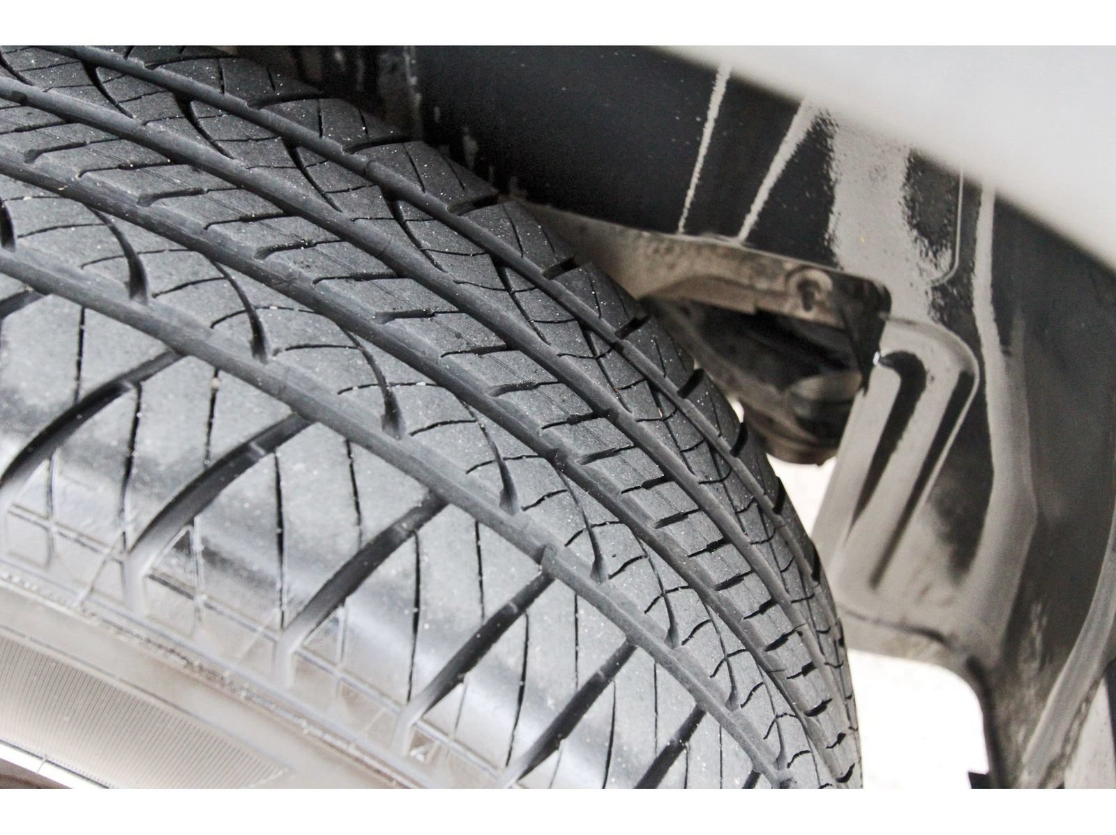 Used 2019 Jeep Cherokee Latitude Plus FWD image 31
