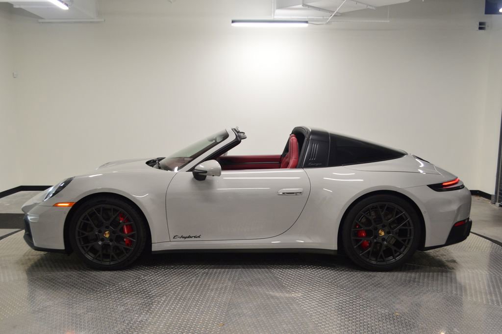 Certified 2025 Porsche 911 Targa 4 GTS AWD/4WD image 2