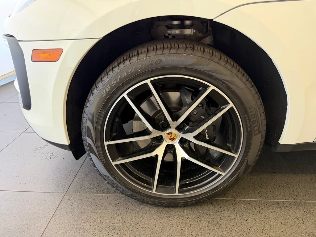 Used 2026 Porsche Macan AWD/4WD image 10
