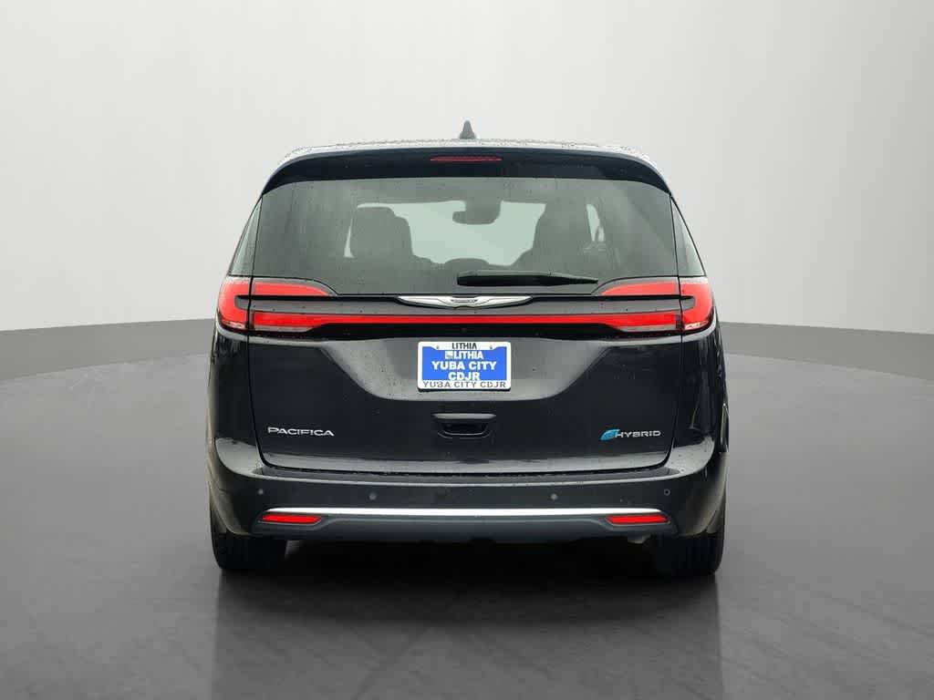 Used 2023 Chrysler Pacifica Touring-L FWD image 5