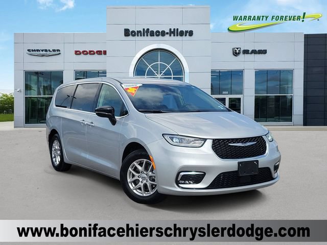 Used 2024 Chrysler Pacifica Touring-L