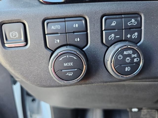 Used 2022 Chevrolet Silverado 1500 ZR2 w/ Technology Package AWD/4WD image 32