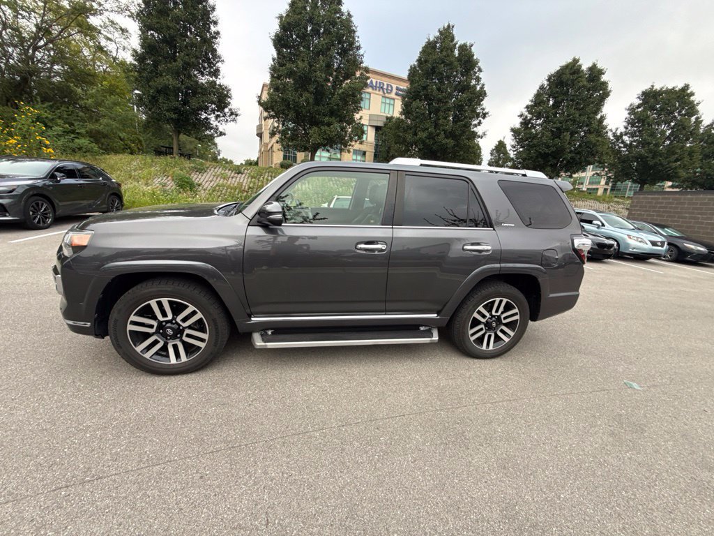 Used 2018 Toyota 4Runner Limited AWD/4WD image 3