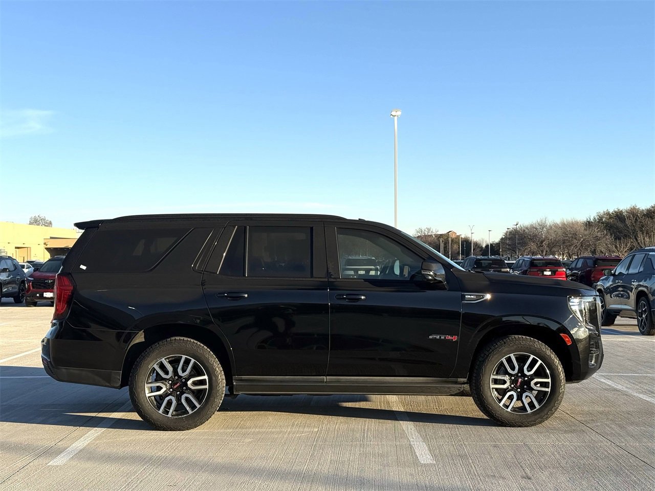 Used 2021 GMC Yukon AT4 w/ AT4 Premium Package image 3
