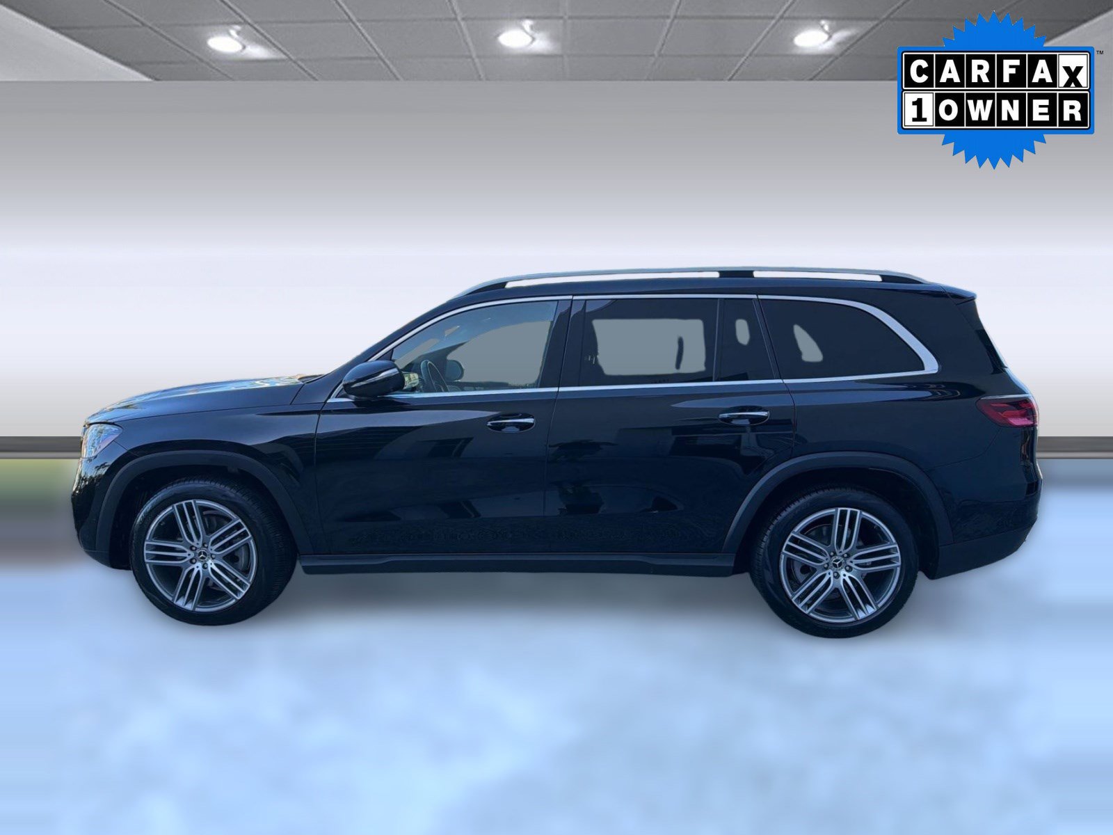 Used 2025 Mercedes-Benz GLS 450 4MATIC image 2