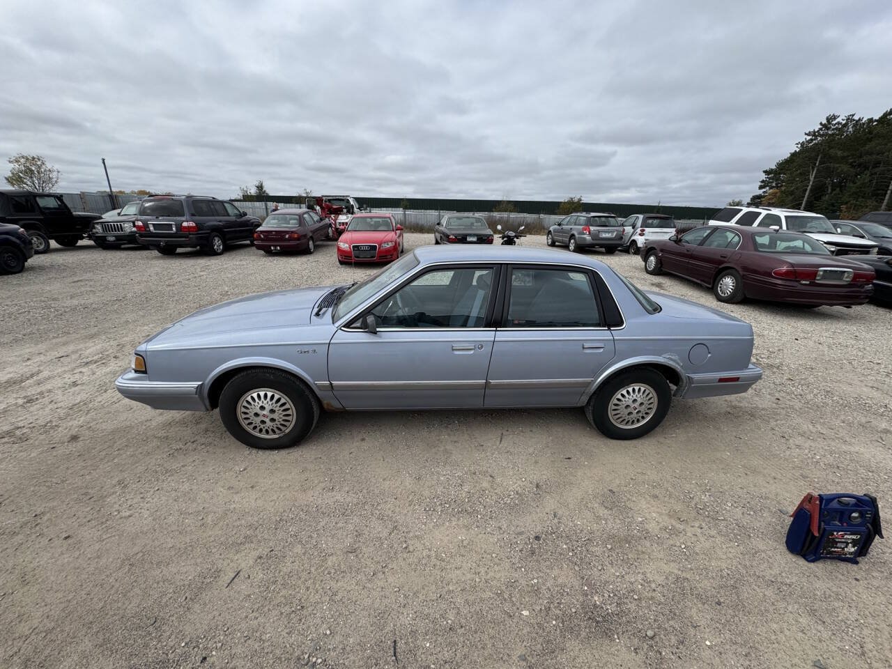 Used 1996 Oldsmobile Cutlass Ciera SL FWD image 2