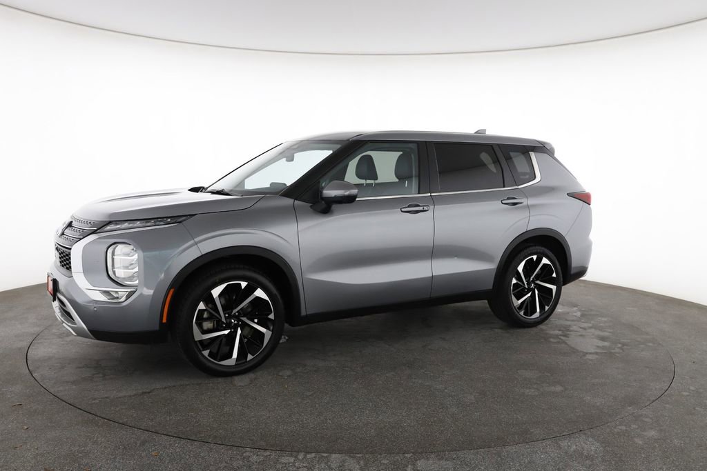 Used 2024 Mitsubishi Outlander SE image 6