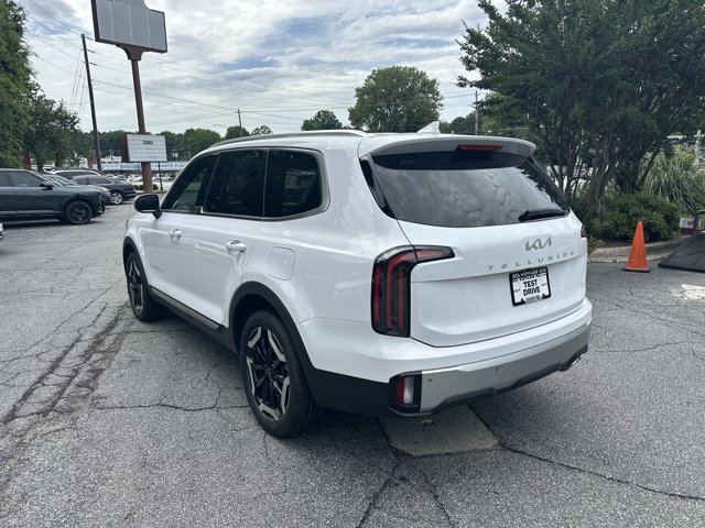 Certified 2024 Kia Telluride EX w/ EX Captain's Chair Package FWD image 8