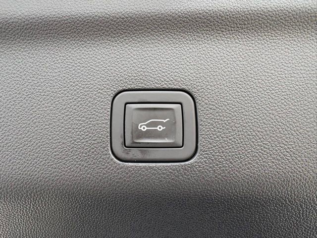 Used 2025 Chevrolet Tahoe High Country image 39