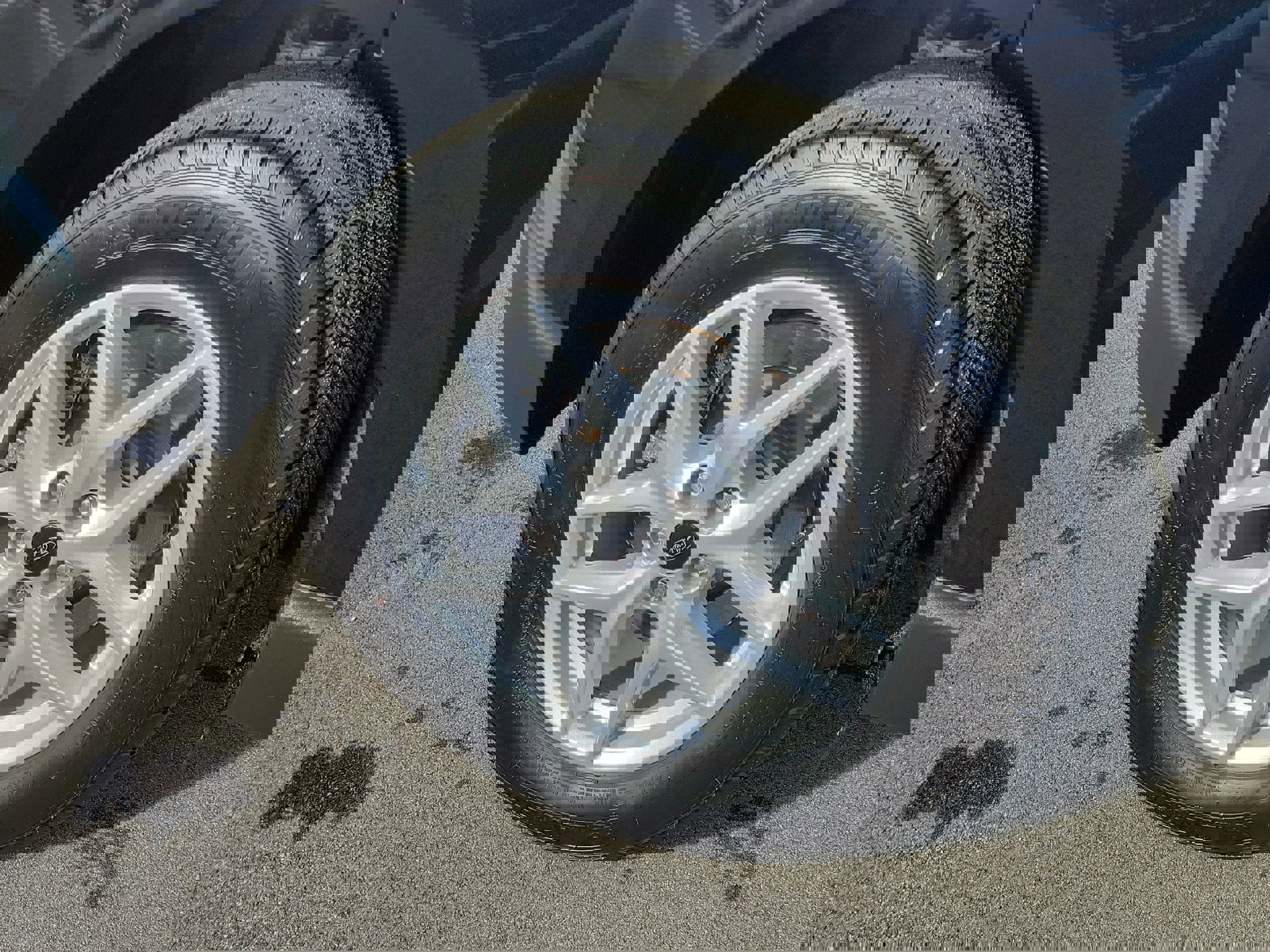 Used 2024 Ford Edge SEL w/ Convenience Package image 5