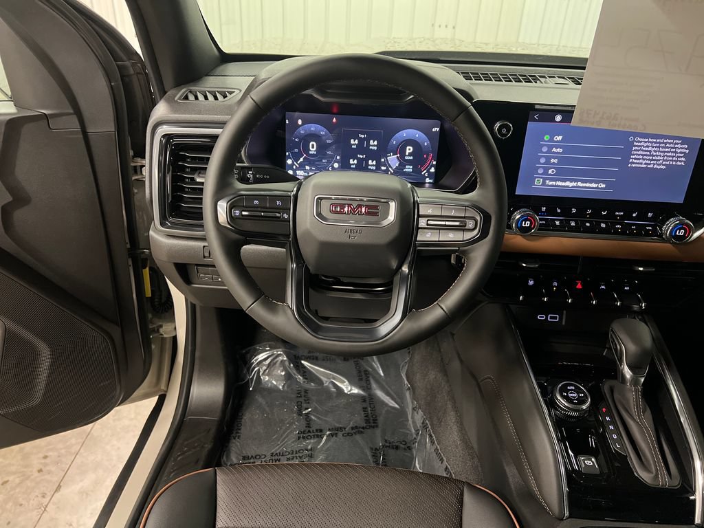 New 2026 GMC Canyon AT4 w/ AT4 Premium Package AWD/4WD image 17