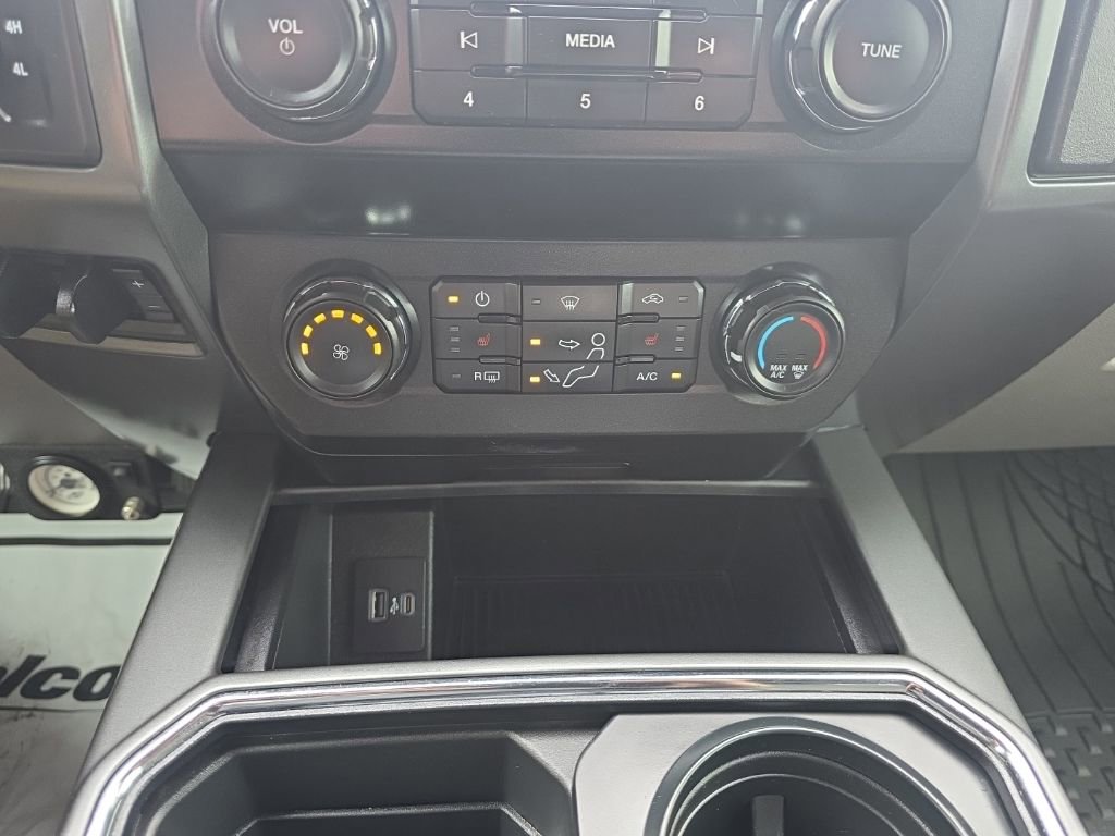 Used 2020 Ford F250 XLT w/ XLT Premium Package AWD/4WD image 23