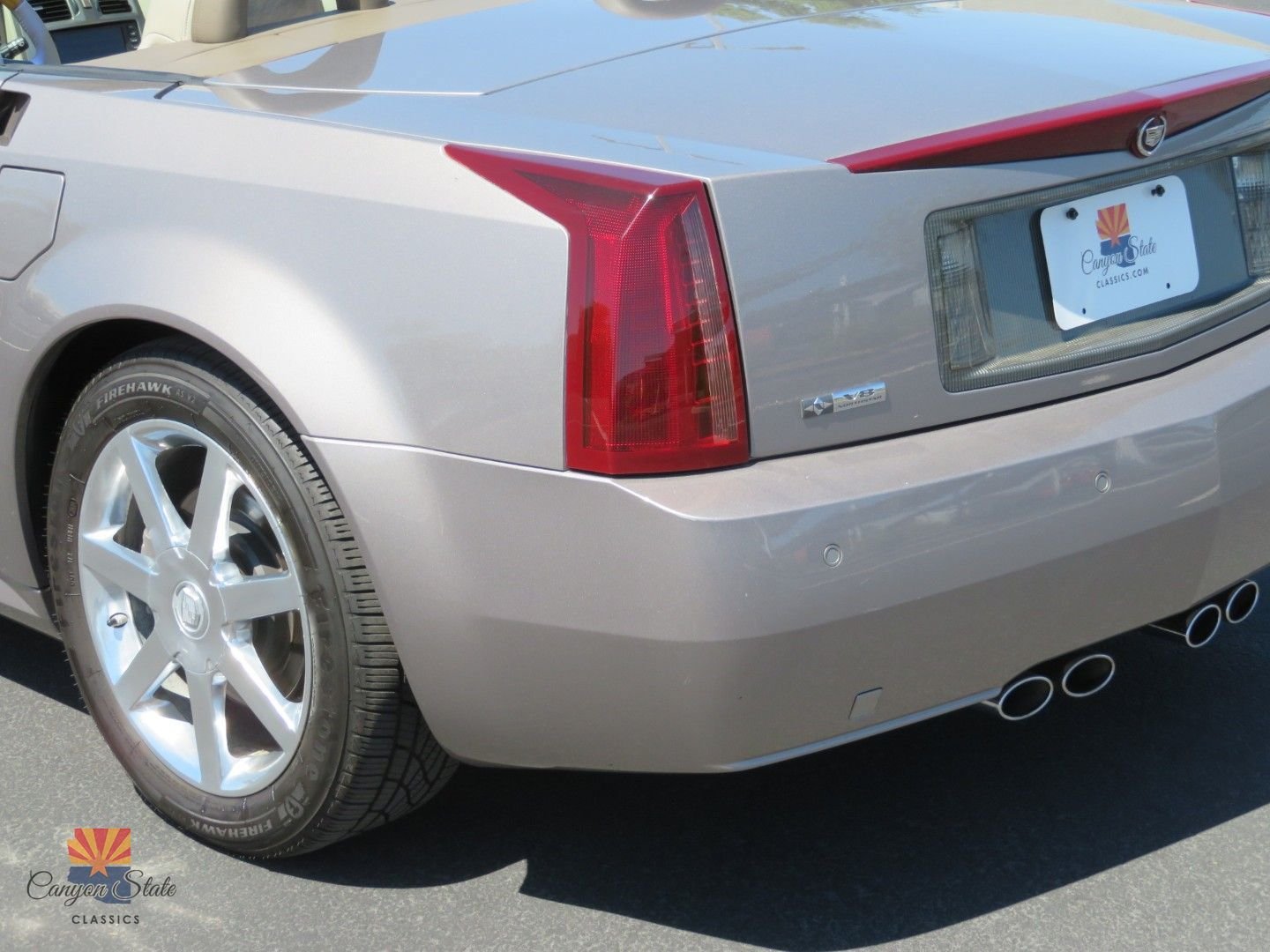 Used 2004 Cadillac XLR RWD image 16