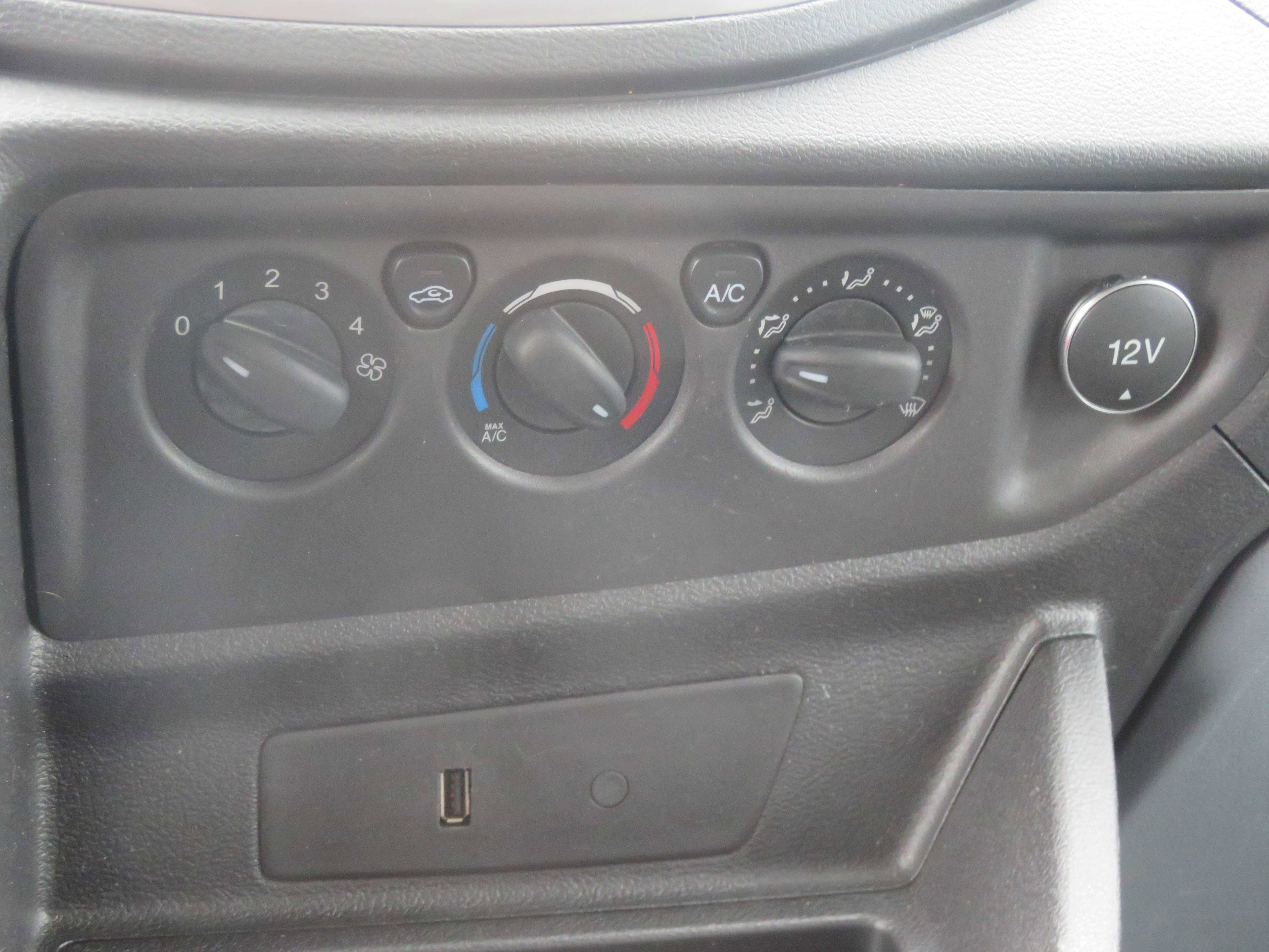 Used 2019 Ford Transit 150 XLT image 52