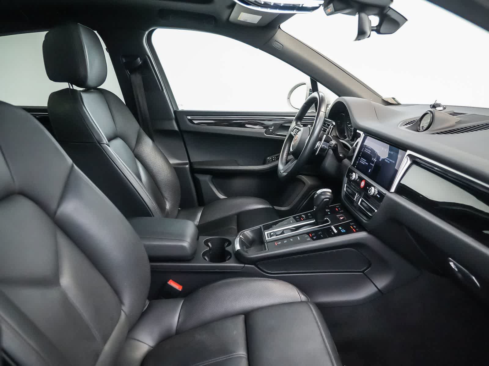 Certified 2024 Porsche Macan S AWD/4WD image 21