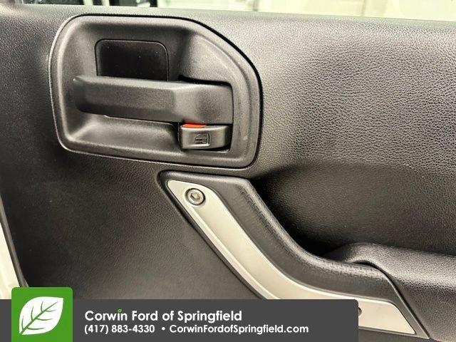 Used 2013 Jeep Wrangler Unlimited Sahara w/ Connectivity Group image 15