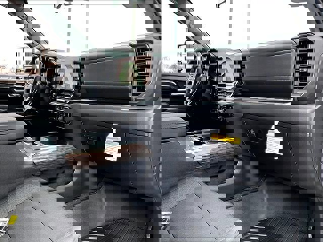 New 2026 Chevrolet Silverado 3500 LT image 9