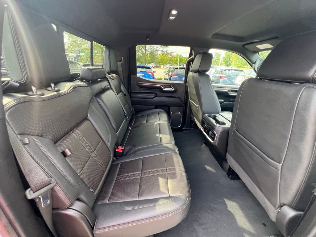 Used 2023 Chevrolet Silverado 1500 High Country w/ Technology Package image 27