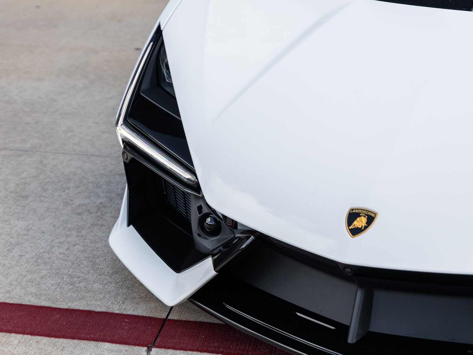 Used 2024 Lamborghini Revuelto AWD/4WD image 18