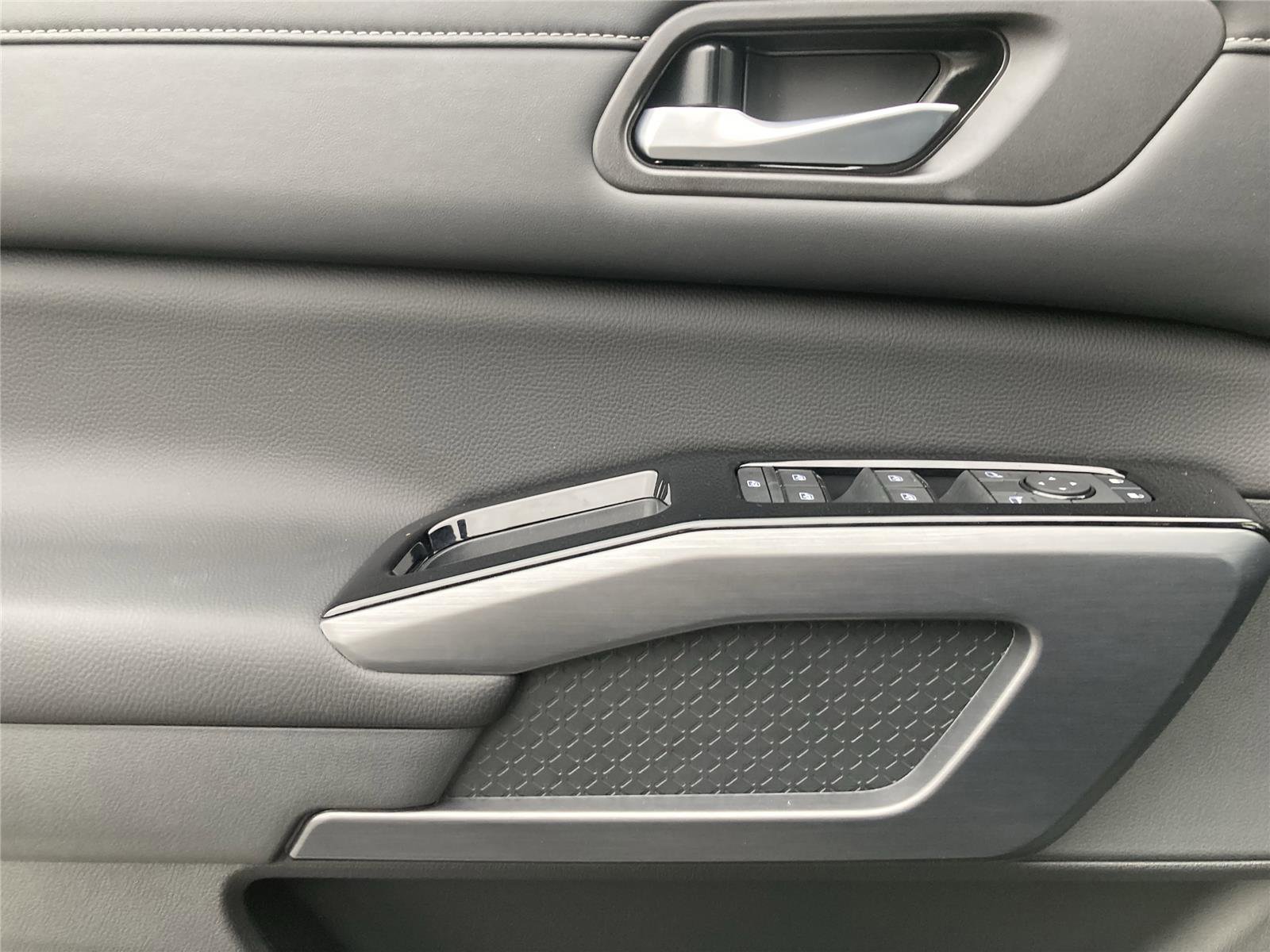 New 2026 Nissan Pathfinder SL image 28