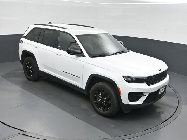 Used 2025 Jeep Grand Cherokee Altitude image 27