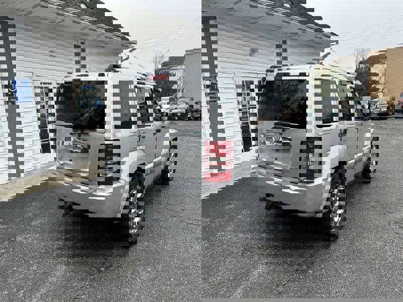 Used 2008 Jeep Liberty Limited w/ Premium Group II image 10