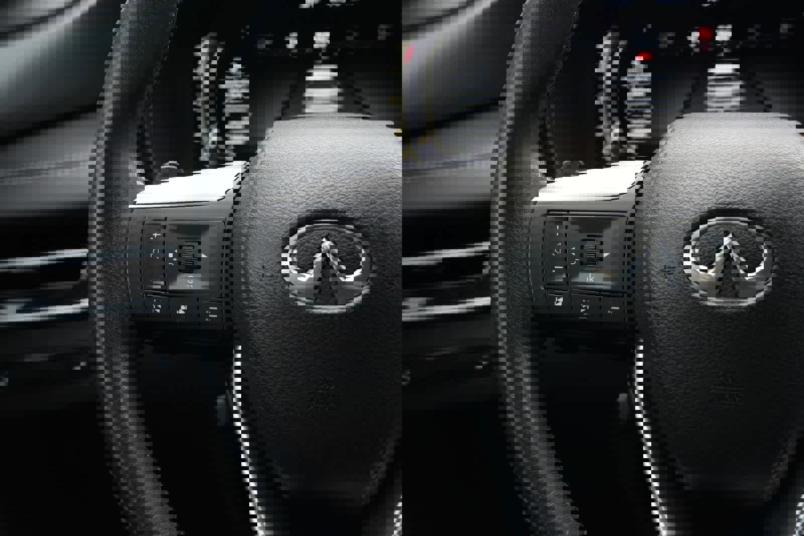 Used 2023 INFINITI QX60 Luxe w/ Performance Audio Package image 10