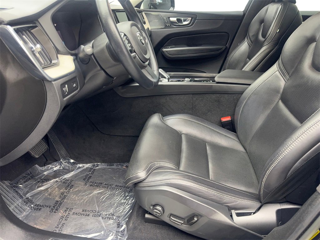 Used 2022 Volvo XC60 B5 Inscription w/ Protection Package Premier image 27
