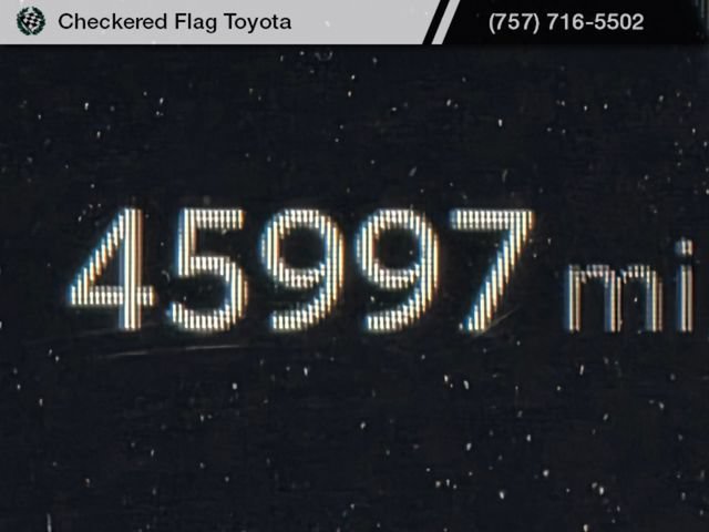 Used 2025 Toyota Camry LE FWD image 10
