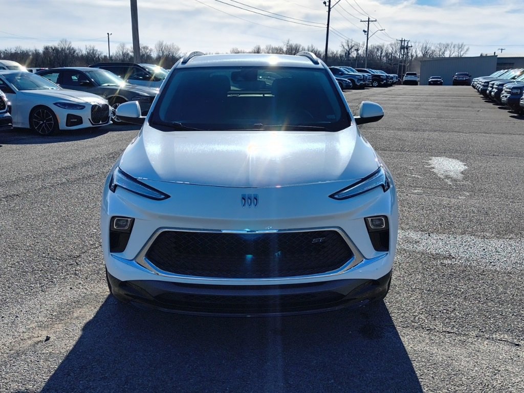 Used 2024 Buick Encore GX Sport Touring image 8