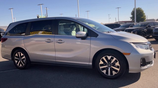 Used 2025 Honda Odyssey EX-L image 3