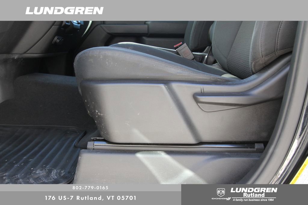 Used 2020 GMC Sierra 1500 4x4 Crew Cab w/ Convenience Package image 13