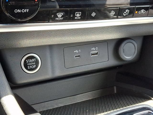 Used 2023 Nissan Rogue SV AWD/4WD image 25
