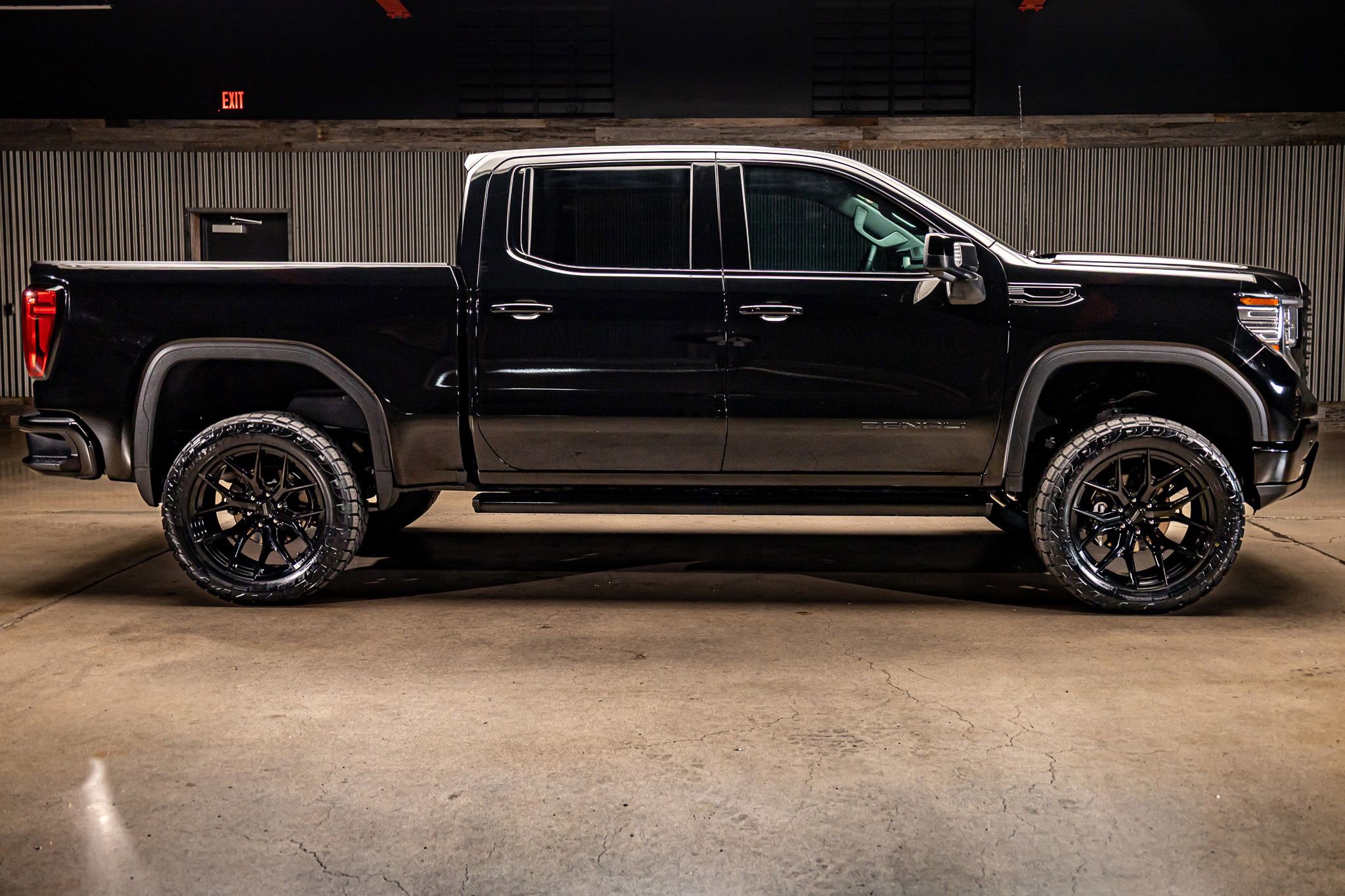 Used 2025 GMC Sierra 1500 Denali w/ Denali Reserve Package image 11