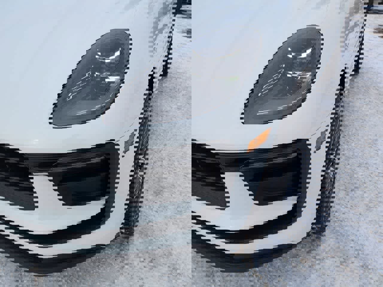 Used 2023 Porsche Macan Turbo image 10