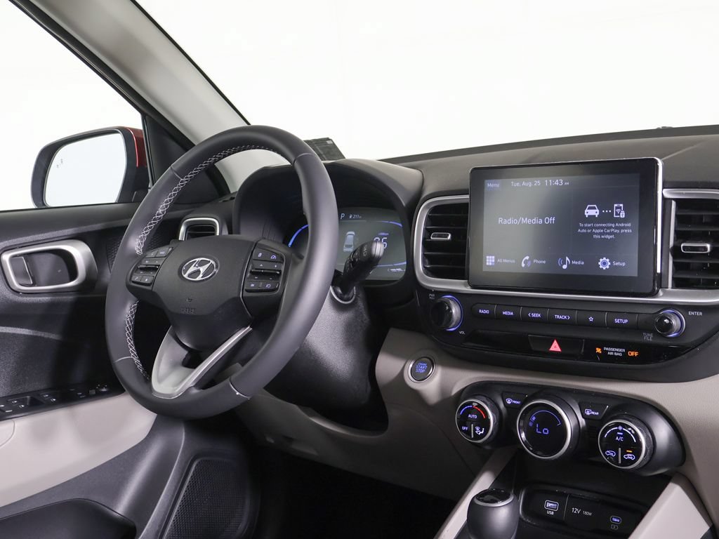 Certified 2024 Hyundai Venue SEL FWD image 24