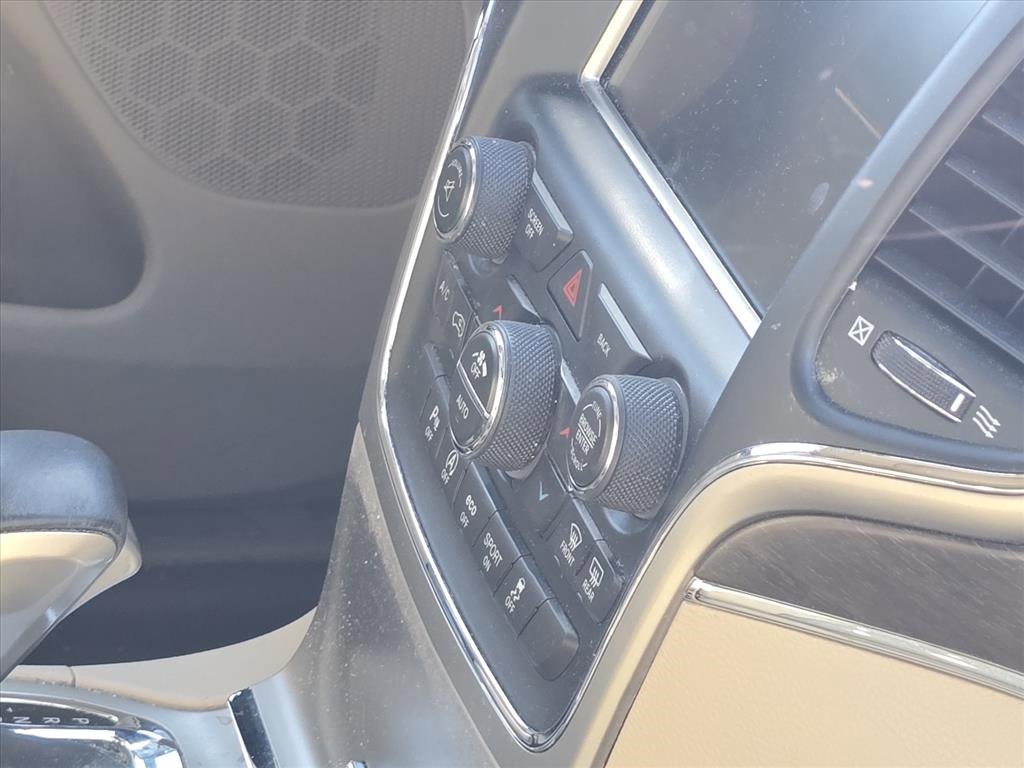 Used 2017 Jeep Grand Cherokee Limited image 9