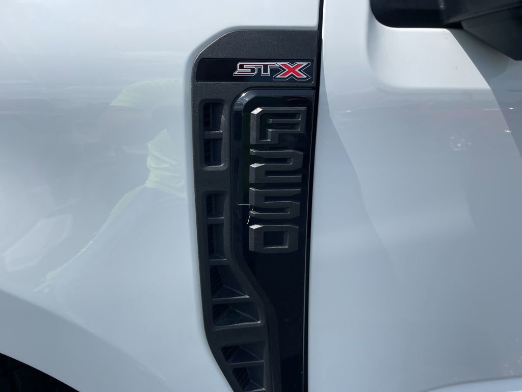 Used 2023 Ford F250 XL w/ STX Appearance Package AWD/4WD image 5