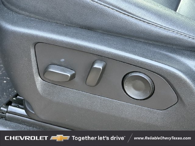 Used 2023 Chevrolet Tahoe Z71 w/ Luxury Package AWD/4WD image 31