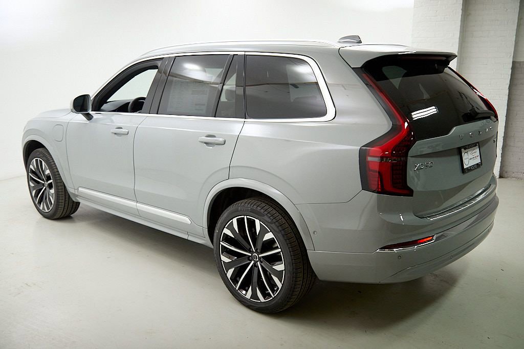 New 2026 Volvo XC90 T8 Plus w/ Protection Package image 7