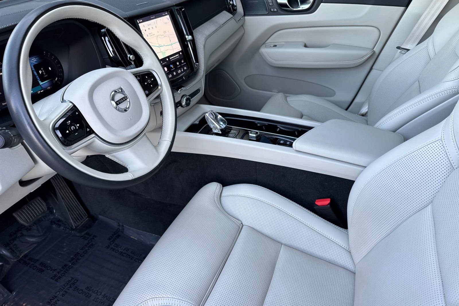 Used 2023 Volvo XC60 B5 Ultimate w/ Climate Package image 9