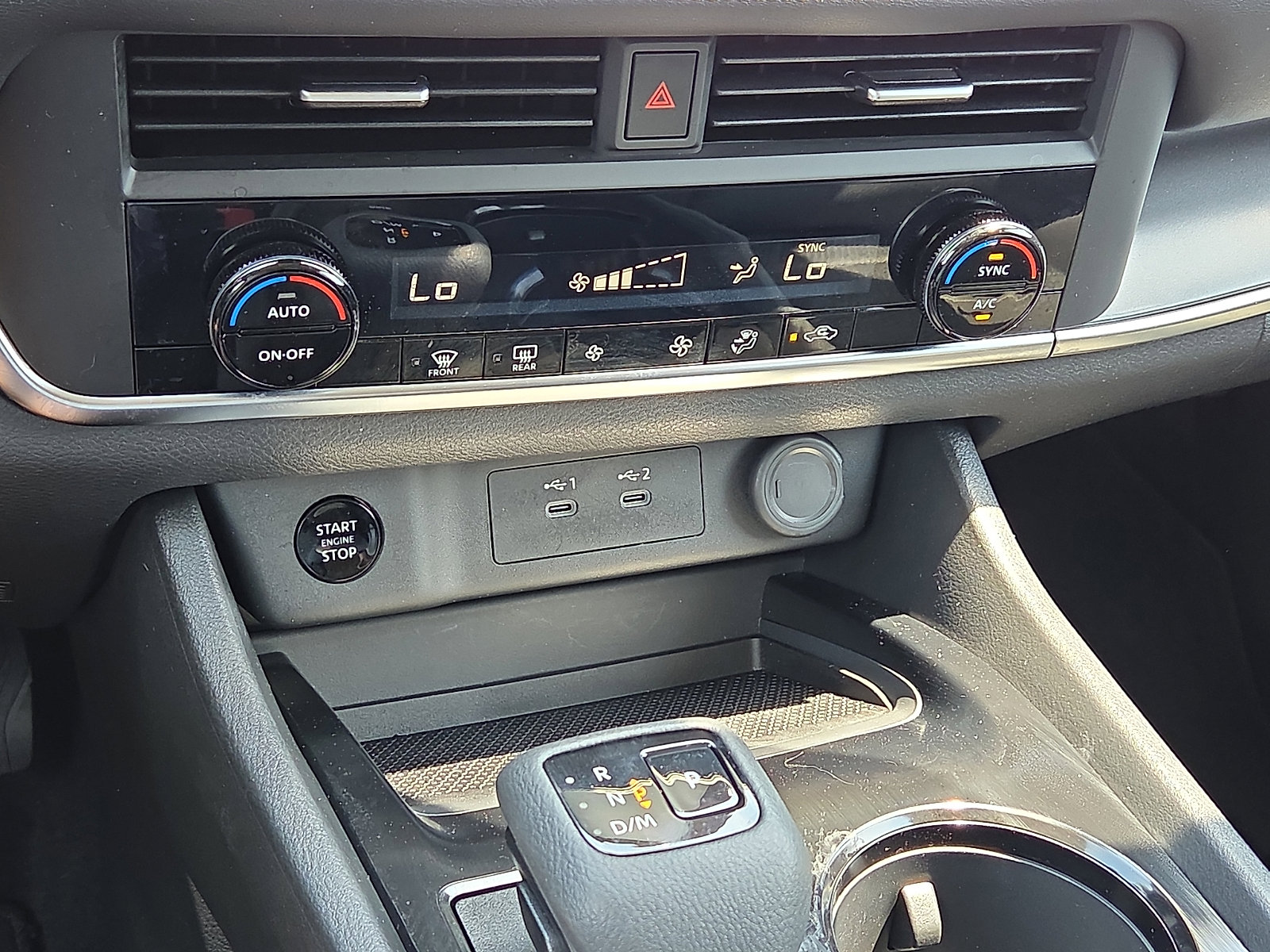 Used 2025 Nissan Rogue SV FWD image 19