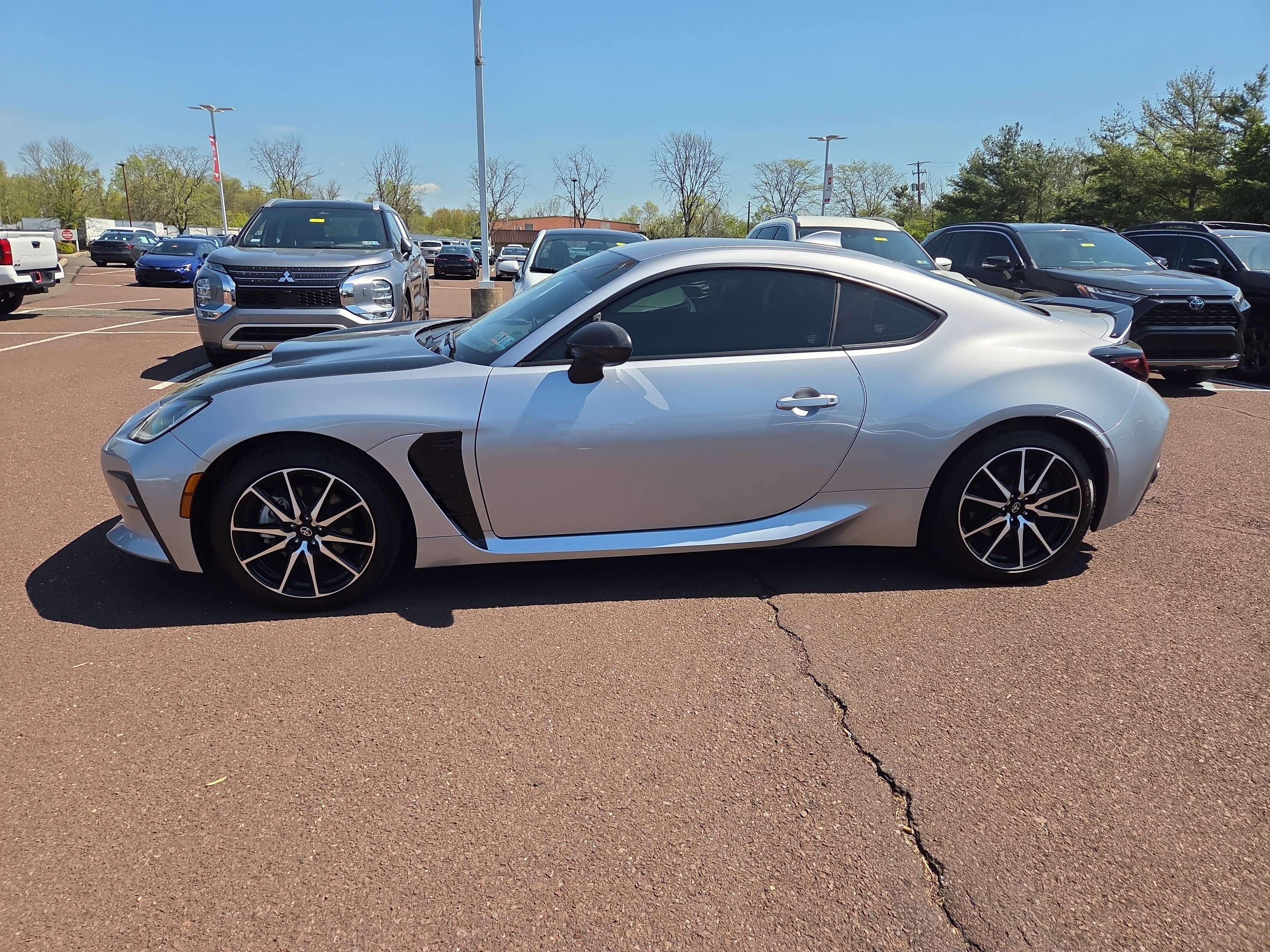 Used 2023 Toyota GR86 w/ ALL Weather Mat Package (TMS) RWD image 6