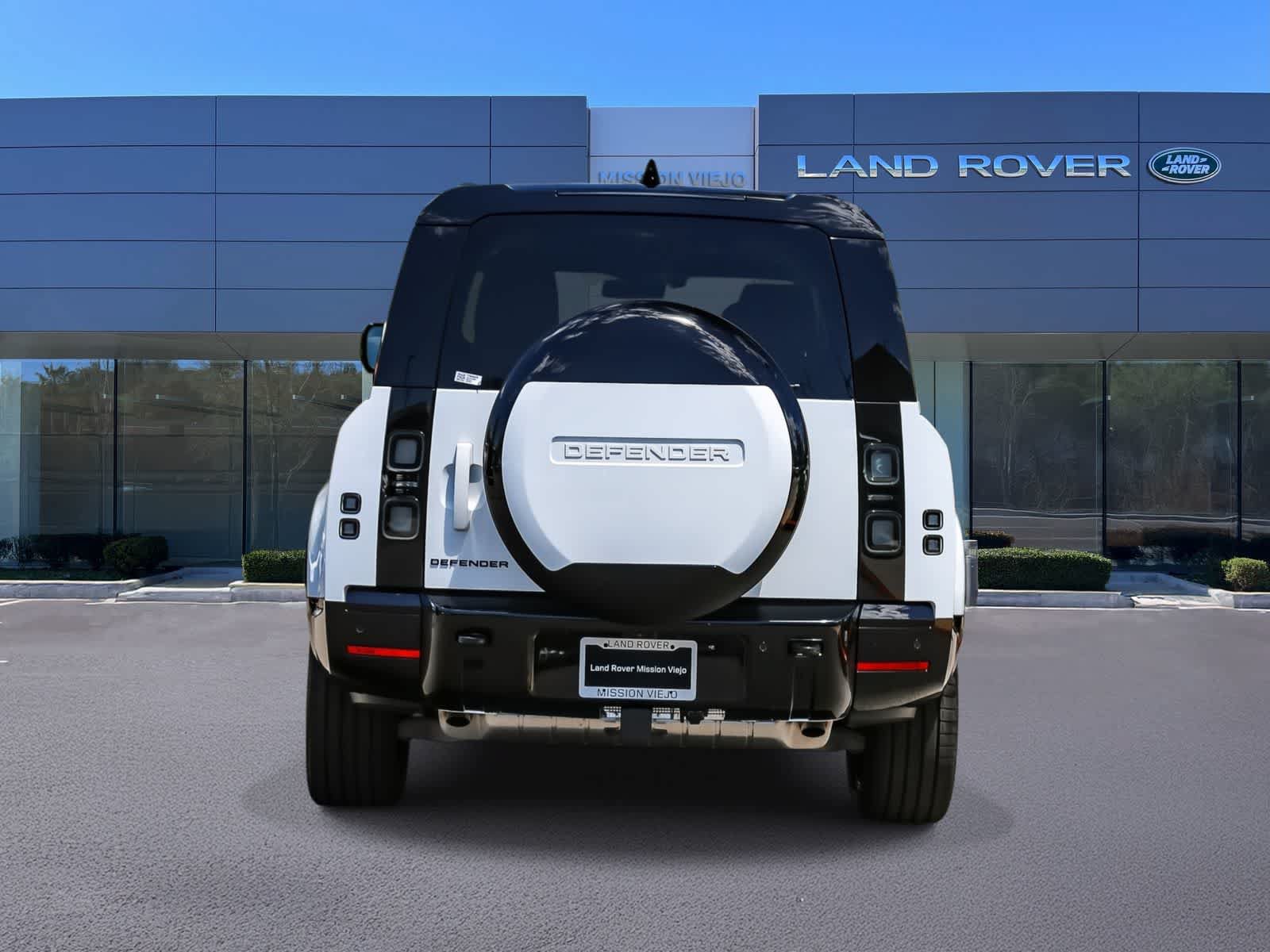 New 2026 Land Rover Defender 130 X-Dynamic SE AWD/4WD image 5